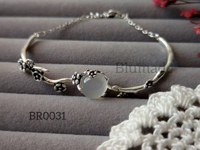 BR0031 Chalcedony stone Bracelet_img_2