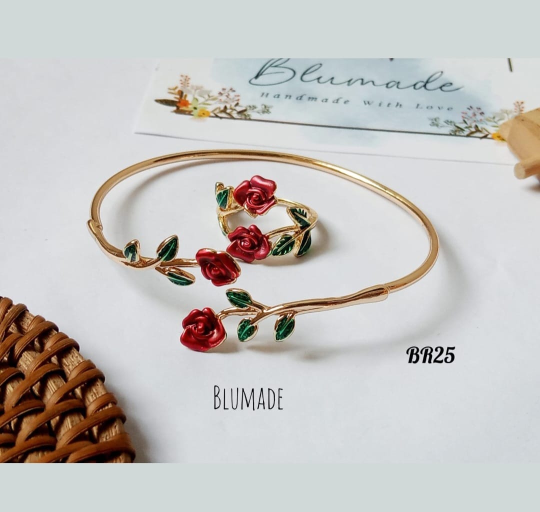 BR25 bracelet