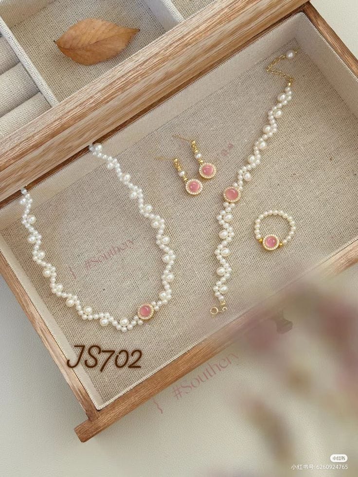 JS702