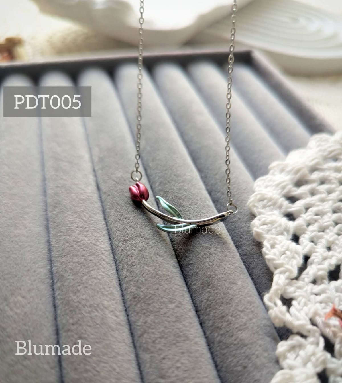 PDT005 locket